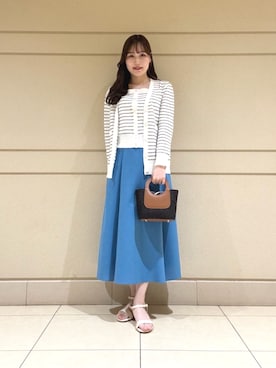 「ANAYI（アナイ）の◇ラフィアミニハンドバッグ（ハンドバッグ、ブラウン系）」を使った、 ANAYI　ショップスタッフさん（レディース・163cm）の夏コーディネート