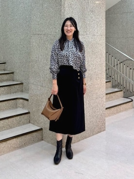「ANAYI（アナイ）のリボンプリントボウタイブラウス〈セットアップ対応商品〉（シャツ/ブラウス、ブラック系）」を使った、 ANAYI　ショップスタッフさん（レディース・162cm）の秋コーディネート