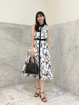 「アイテム（シャツワンピース、ホワイト系）」を使った、 ANAYI　ショップスタッフさん（レディース・166cm）の夏コーディネート