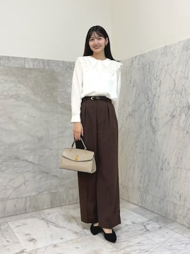 「ANAYI（アナイ）の◇シュリンク革トップハンドルバッグ（ハンドバッグ、ベージュ系）」を使った、 ANAYI　ショップスタッフさん（レディース・158cm）の夏コーディネート