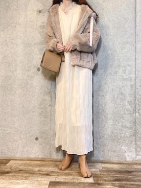「淡色」｜「アイテム（ブルゾン）」を使った、エリーさん（レディース・163cm）の冬コーディネート