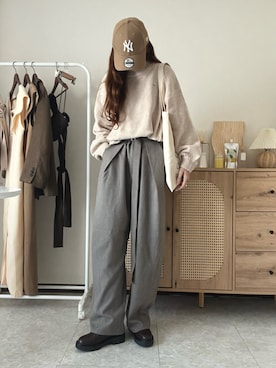 「アイテム（キャップ）」を使った、エリーさん（レディース・163cm）の秋コーディネート