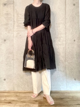 「sakishimatokyo」｜「アイテム（スラックス）」を使った、エリーさん（レディース・163cm）の夏コーディネート
