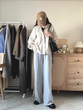 「tiptop（ティップトップ）のビッグシルエットマウンテンパーカー（マウンテンパーカー、ホワイト系）」を使った、エリーさん（レディース・163cm）の春コーディネート