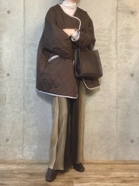 「CEMONEMO（セモネモ）のアイテム（トップス）」を使った、エリーさん（レディース・163cm）の冬コーディネート