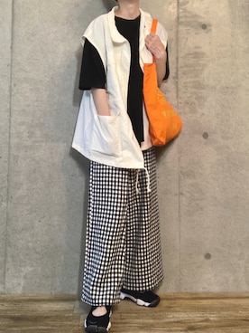 「sakishimatokyo（サキシマトーキョー）のアイテム（Tシャツ/カットソー）」を使った、エリーさん（レディース・163cm）の夏コーディネート