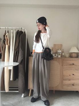 「tiptop（ティップトップ）の【web限定アイテム】配色シアー×ヘンリーネックレイヤードロンT（Tシャツ/カットソー、ホワイト系）」を使った、エリーさん（レディース・163cm）の春コーディネート