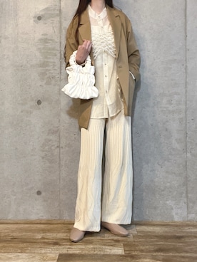 「淡色」｜「アイテム（その他）」を使った、エリーさん（レディース・163cm）の春コーディネート