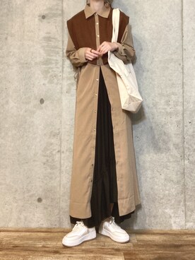 「AS KNOW AS plus（アズノゥアズプラス）のアイテム（スニーカー）」を使った、エリーさん（レディース・163cm）の秋コーディネート