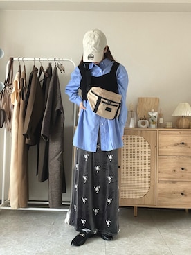 「アイテム（キャップ）」を使った、エリーさん（レディース・163cm）の秋コーディネート