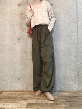 「カーゴパンツコーデ」｜「アイテム（その他）」を使った、エリーさん（レディース・163cm）の秋コーディネート