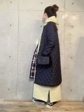 「MACKINTOSH PHILOSOPHY（ﾏｯｷﾝﾄｯｼｭ ﾌｨﾛｿﾌｨｰ）のアイテム（ノーカラーコート）」を使った、エリーさん（レディース・163cm）の秋コーディネート