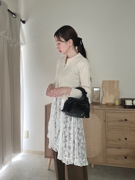 「アイテム（カーディガン/ボレロ、ホワイト系）」を使った、エリーさん（レディース・163cm）の秋コーディネート