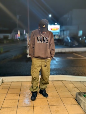 「VANS（バンズ）のVANS ヴァンズ M LOGO Crew Neck Sweat スウェットクルー 125K1041400 BROWN（スウェット）」を使った、defymanさん（メンズ・173cm・30代）の秋コーディネート