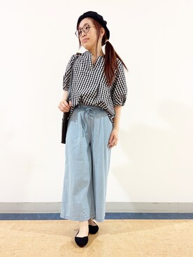 「SHOO・LA・RUE（シューラルー）の【洗濯後しわになりにくい/S-LL/インせず着られる】自然に体型カバー 麻調ペプラムブラウス（シャツ/ブラウス、ブラック系）」を使った、tisaさん（レディース・154cm）の春コーディネート