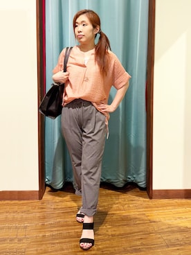 「SHOO・LA・RUE（シューラルー）の【体型カバー/洗濯機可】インせず着られる スキッパー裾リボンブラウス（シャツ/ブラウス、オレンジ系）」を使った、tisaさん（レディース・154cm）の夏コーディネート