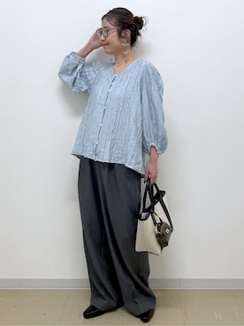 「アイテム（チャーム）」を使った、Akiさん（レディース・157cm）の春コーディネート