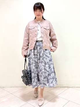 「アイテム（デニムジャケット、ピンク系）」を使った、mikiさん（レディース・153cm）の春コーディネート