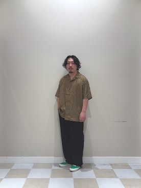 「ITEMS URBANRESEARCH（アイテムズ アーバンリサーチ）のジオメトリックプリントオープンカラーシャツA（シャツ/ブラウス、ベージュ系）」を使った、ヤマモトさん（メンズ・168cm）の春コーディネート