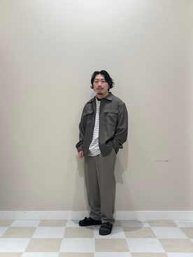 「ITEMS URBANRESEARCH（アイテムズ アーバンリサーチ）の2way ストレッチ比翼ジャケット（その他アウター、グリーン系）」を使った、ヤマモトさん（メンズ・168cm）の春コーディネート