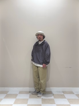 「URBAN RESEARCH（アーバンリサーチ）のLOTTO　BAGGY CHINO PANTS（チノパンツ、ベージュ系）」を使った、ヤマモトさん（メンズ・168cm）の春コーディネート
