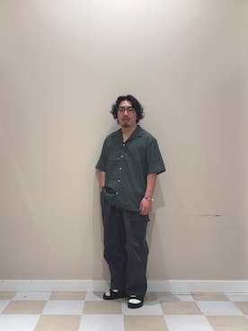 「SMELLY（スメリー）のハーフリムスクエアダテメガネ（メガネ、ブラック系）」を使った、ヤマモトさん（メンズ・168cm）の春コーディネート