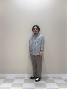 「SMELLY（スメリー）のボスリントンサングラス（サングラス、イエロー系）」を使った、ヤマモトさん（メンズ・168cm）の春コーディネート