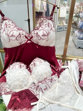 「アイテム（ナイトブラ、レッド系）」を使った、nishiさん（レディース・164cm）の夏コーディネート
