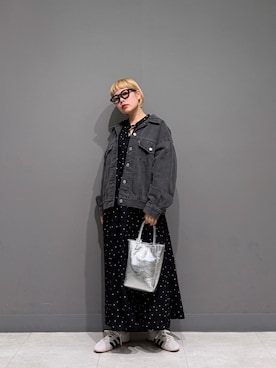 「URBAN RESEARCH DOORS（アーバンリサーチドアーズ）のLEVI’S　90S TRUCKER（デニムジャケット、ブラック系）」を使った、louisさん（レディース・153cm）の夏コーディネート
