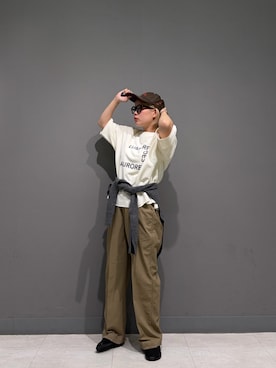 「アイテム（Tシャツ/カットソー、ベージュ系）」を使った、louisさん（レディース・153cm）の秋コーディネート