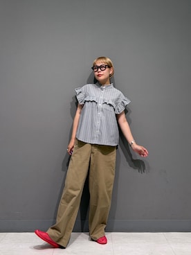 「URBAN RESEARCH Sonny Label（アーバンリサーチサニーレーベル）のスタンドカラーフリルシャツブラウス（シャツ/ブラウス、ブラック系）」を使った、louisさん（レディース・153cm）の夏コーディネート