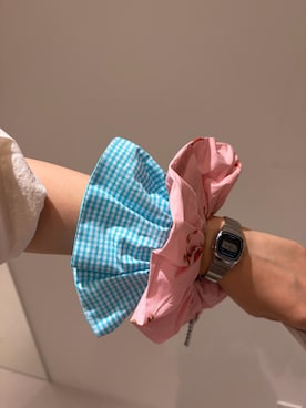 「URBAN RESEARCH（アーバンリサーチ）のGANNI　EXCLUSIVE SCRUNCHIE（ヘアゴム、ブラウン系）」を使った、louisさん（レディース・153cm）の夏コーディネート