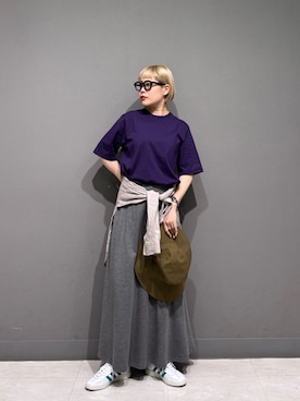 「URBAN RESEARCH DOORS（アーバンリサーチドアーズ）の『セットアップ対応』モダールコットン裏毛イージースカート（スカート、グレー系）」を使った、louisさん（レディース・153cm）の春コーディネート