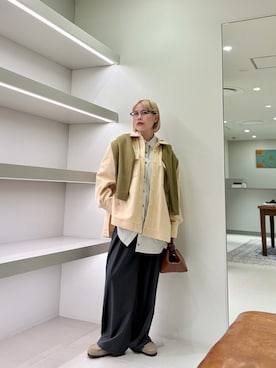 「URBAN RESEARCH（アーバンリサーチ）のnew basic　SOFT NAP SURFACE SHIRTS（シャツ/ブラウス、イエロー系）」を使った、louisさん（レディース・153cm）の秋コーディネート