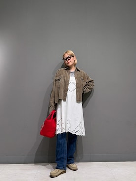 「URBAN RESEARCH DOORS（アーバンリサーチドアーズ）の製品染めコーデュロイショートシャツ（シャツ/ブラウス、ベージュ系）」を使った、louisさん（レディース・153cm）の秋コーディネート