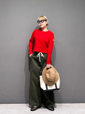 「URBAN RESEARCH DOORS（アーバンリサーチドアーズ）のORCIVAL　CREW NECK CARDIGAN（カーディガン/ボレロ、レッド系）」を使った、louisさん（レディース・153cm）の春コーディネート