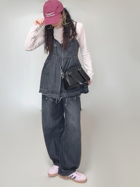 「LAKOLE（ラコレ）のカーブシルエットデニムパンツ / 112952（デニムパンツ、ブラック系）」を使った、Ⓜ︎さん（レディース・152cm）の春コーディネート