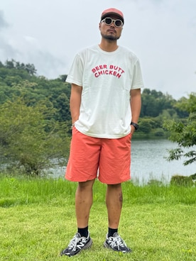 「EKAL（エカル）の『UR TECH/撥水/UVカット』ナイロンタッサーフェスショーツ（その他パンツ、オレンジ系）」を使った、Yudaiさん（メンズ・182cm）の夏コーディネート