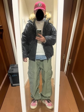 Supreme のカーゴパンツ（グリーン系）を使った人気ファッション