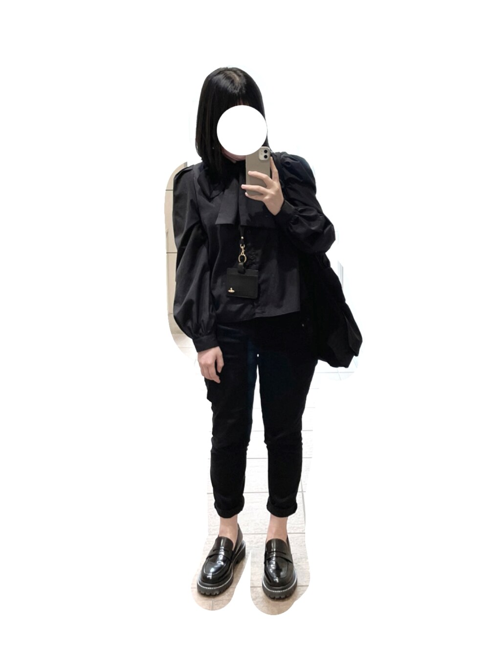 「黒、黒スキニー、黒コーデ、ボウタイ、パンツスタイル、ボブ、Vivienne Westwood」｜「ORiental TRafficの■2022春夏新作■厚底タンクソールローファー/21116（ローファー、ブラック系）」を使った、まあいいやさん（レディース・153cm）の春コーディネートの1枚目の写真