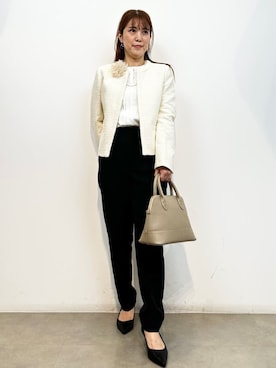 「アイテム（ブローチ/コサージュ、ベージュ系）」を使った、yumiさん（レディース・154cm）の冬コーディネート