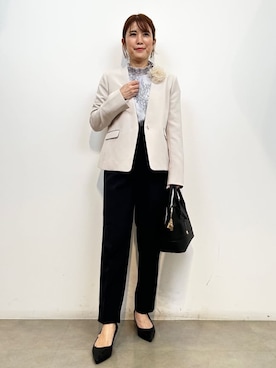 「アイテム（ブローチ/コサージュ、ベージュ系）」を使った、yumiさん（レディース・154cm）の冬コーディネート