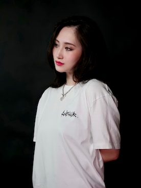 「Guess（ゲス）のアイテム（アクセサリー）」を使った、YUNA.Y.Dさん（レディース・165cm）の秋コーディネート