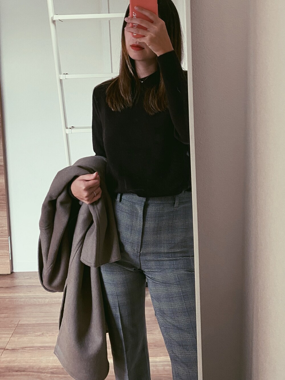 「プチプラ、プチプラコーデ、ブラウンニット、ユニクロニット、秋コーデ、シンプルコーデ、大人コーデ、秋服、大人カジュアル、秋のトレンド2021」｜「UNIQLOのアイテム（ジャケット/アウター、ベージュ系）」を使った、tsubame さん（レディース・157cm）の秋コーディネートの1枚目の写真