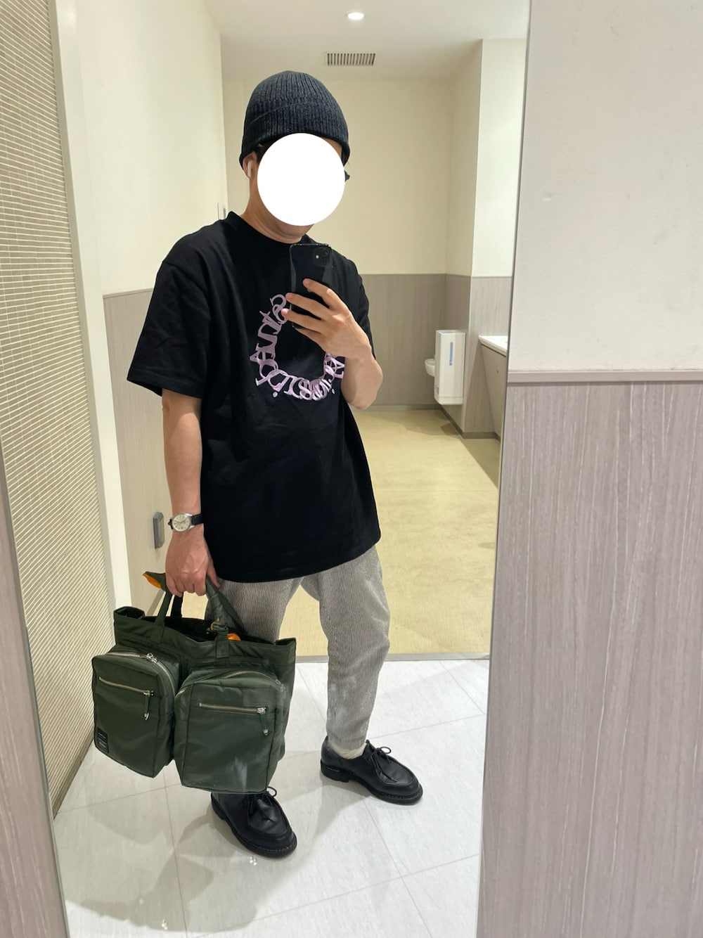 「モノトーン、TOGA×PORTER、ミリタリー、AcneStudios、ニットキャップ、Paraboot、大人カジュアル、ブラックコーデ、メンズファッション」｜「UNITED ARROWSのアイテム（ニットキャップ/ビーニー、ブラック系）」を使った、RYO3さん（メンズ・165cm）の秋コーディネートの1枚目の写真
