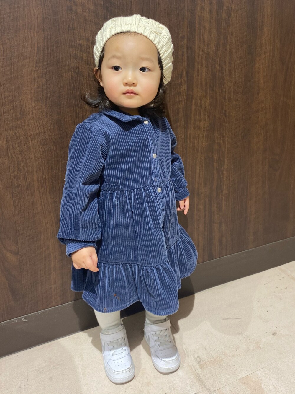 「スカート、ワンピース、プチプラ、カジュアル、お洒落さんとつながりたい、キッズファッション、コーデュロイ、1歳、ZARA KIDS」｜「Samansa Mos2のアイテム（ハンチング/ベレー帽、ホワイト系）」を使った、kio&kenohさん（キッズ・80cm）の冬コーディネートの1枚目の写真