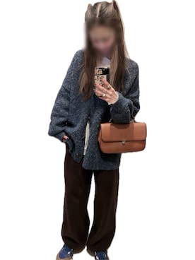 「アイテム（スウェットパンツ、ブラウン系）」を使った、mik_.さん（レディース・162cm）の冬コーディネート