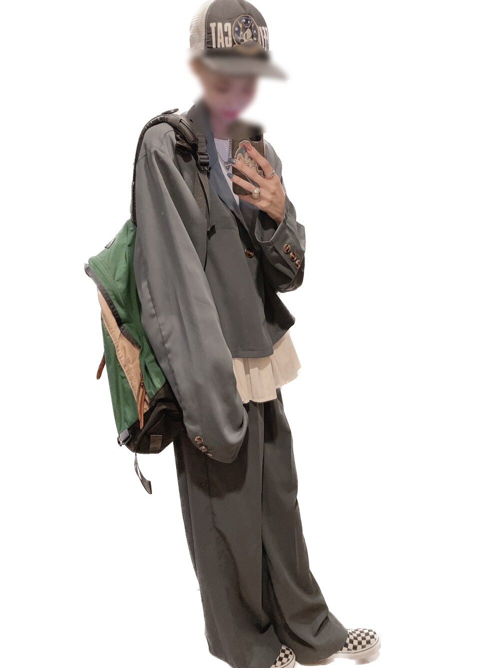 「カジュアル、シンプル、ママコーデ、ジャケット、セットアップ、リュック、キャップ、スニーカー、VANS、おしゃれさんと繋がりたい、ootd、秋コーデ、レイヤードスタイル」｜「BEAUTY&YOUTH UNITED ARROWSのアイテム（テーラードジャケット、グレー系）」を使った、mik_.さん（レディース・162cm）の秋コーディネートの1枚目の写真