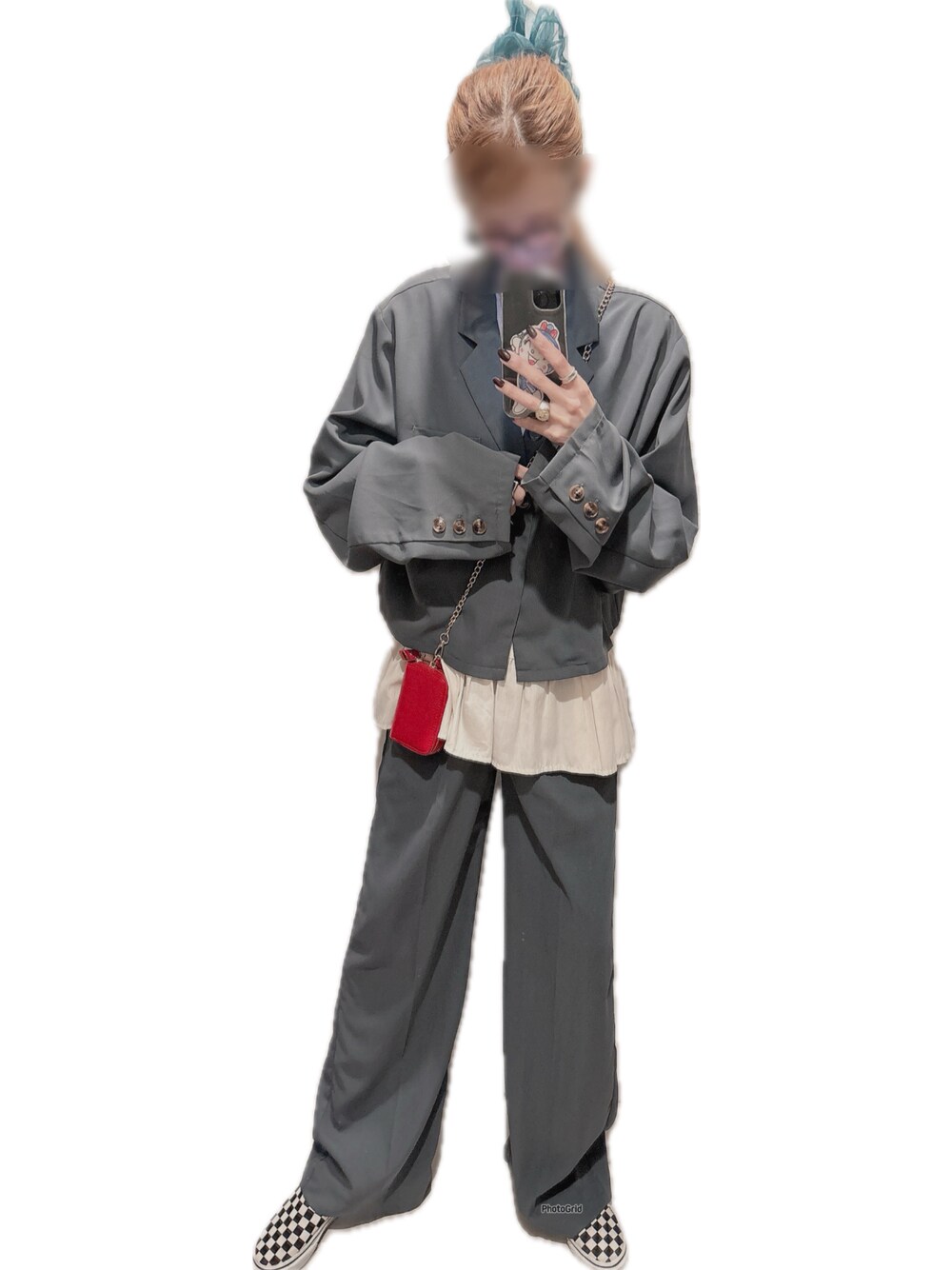 「カジュアル、シンプル、ママコーデ、レイヤードスタイル、セットアップ、ジャケット、スラックス、VANS、めがね、おしゃれさんと繋がりたい、ootd、春コーデ、古着」｜「BEAUTY&YOUTH UNITED ARROWSのアイテム（テーラードジャケット、グレー系）」を使った、mik_.さん（レディース・162cm）の冬コーディネートの1枚目の写真