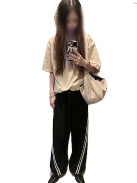 TN様C5378リラックスカットソー×ラインパンツコーデ Tシャツ/カットソーを使った「ラインパンツ」の人気ファッション